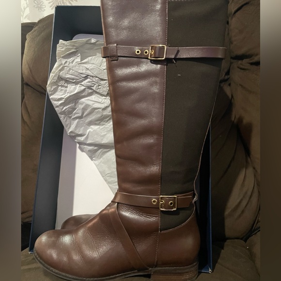 Size 6.5 - Picture 2 of 4